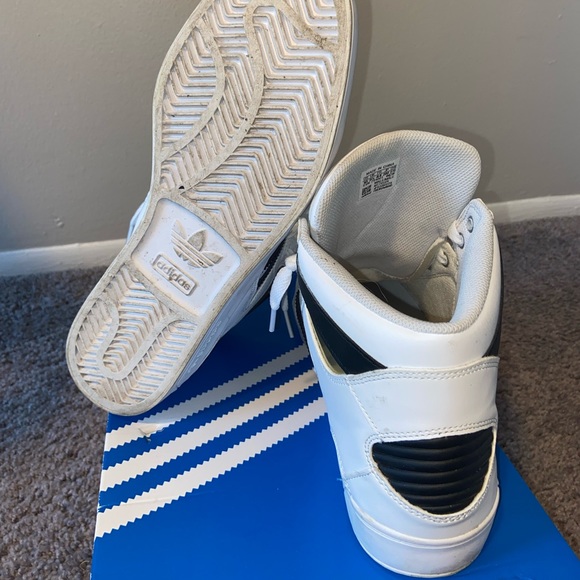 Men’s adidas shoes - Picture 2 of 5